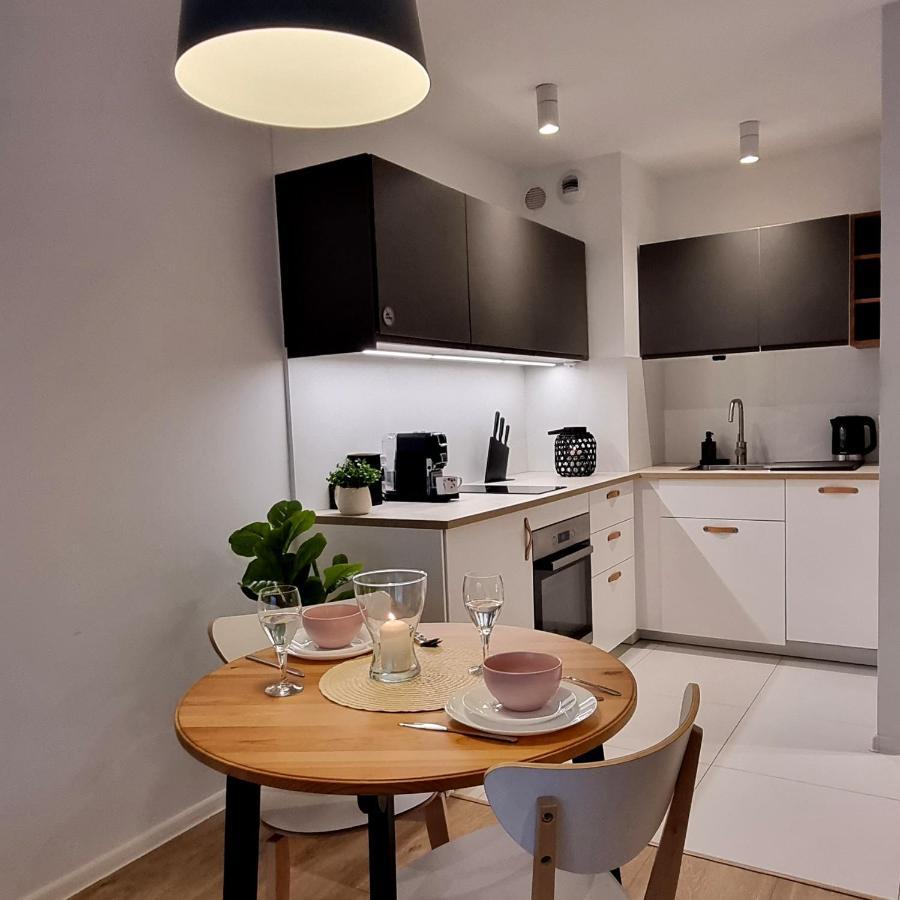 Apple Apartments - Wroblewskiego Prywatne Miejsce Parkingowe Łódź Dış mekan fotoğraf