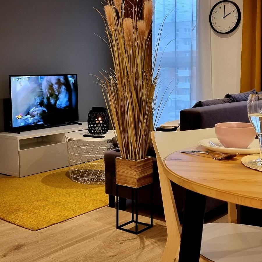 Apple Apartments - Wroblewskiego Prywatne Miejsce Parkingowe Łódź Dış mekan fotoğraf